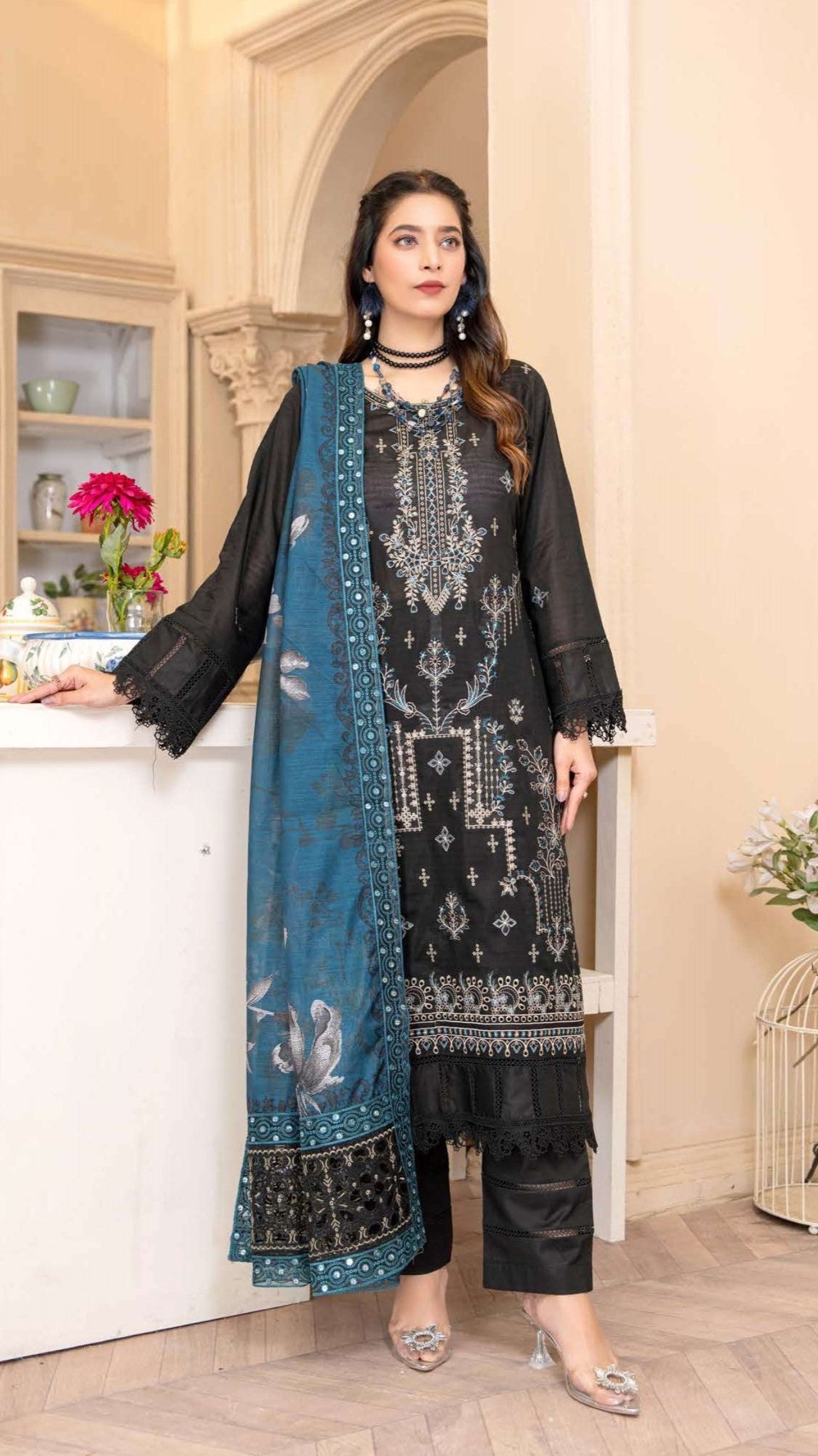 3 Piece Doria Lawn Embroidered Suit