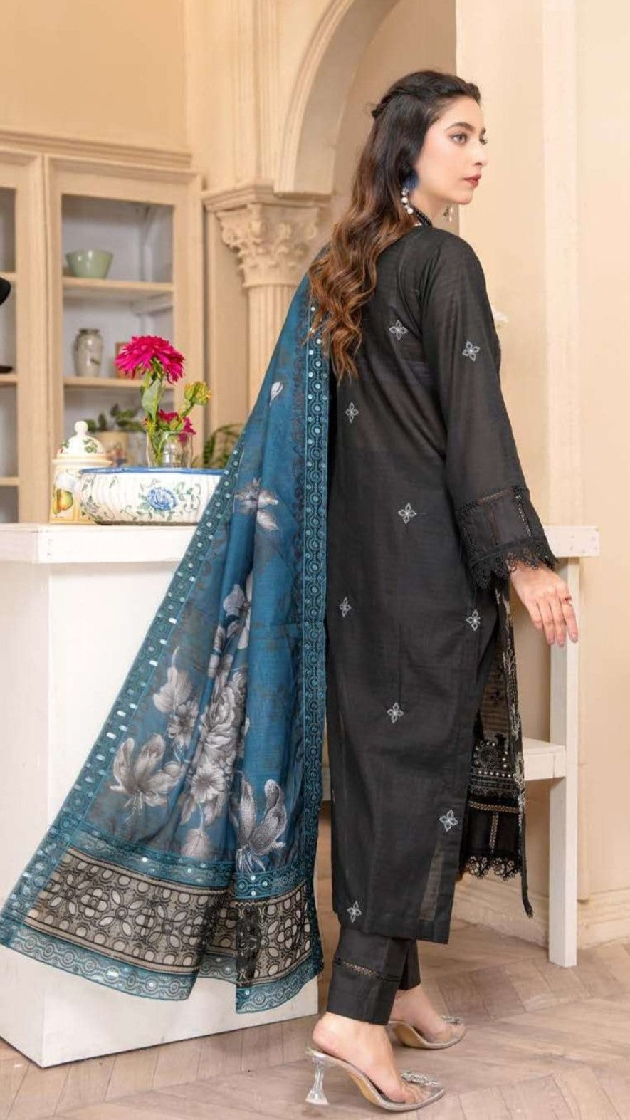 3 Piece Doria Lawn Embroidered Suit